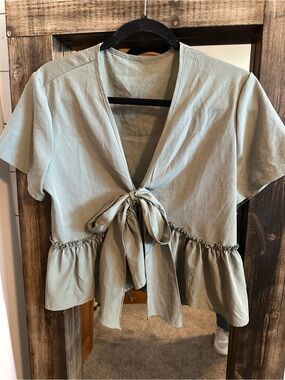 Emery Rose Sage Green Tie Front Peplum Top Large Cottagecore Babydoll Feminine